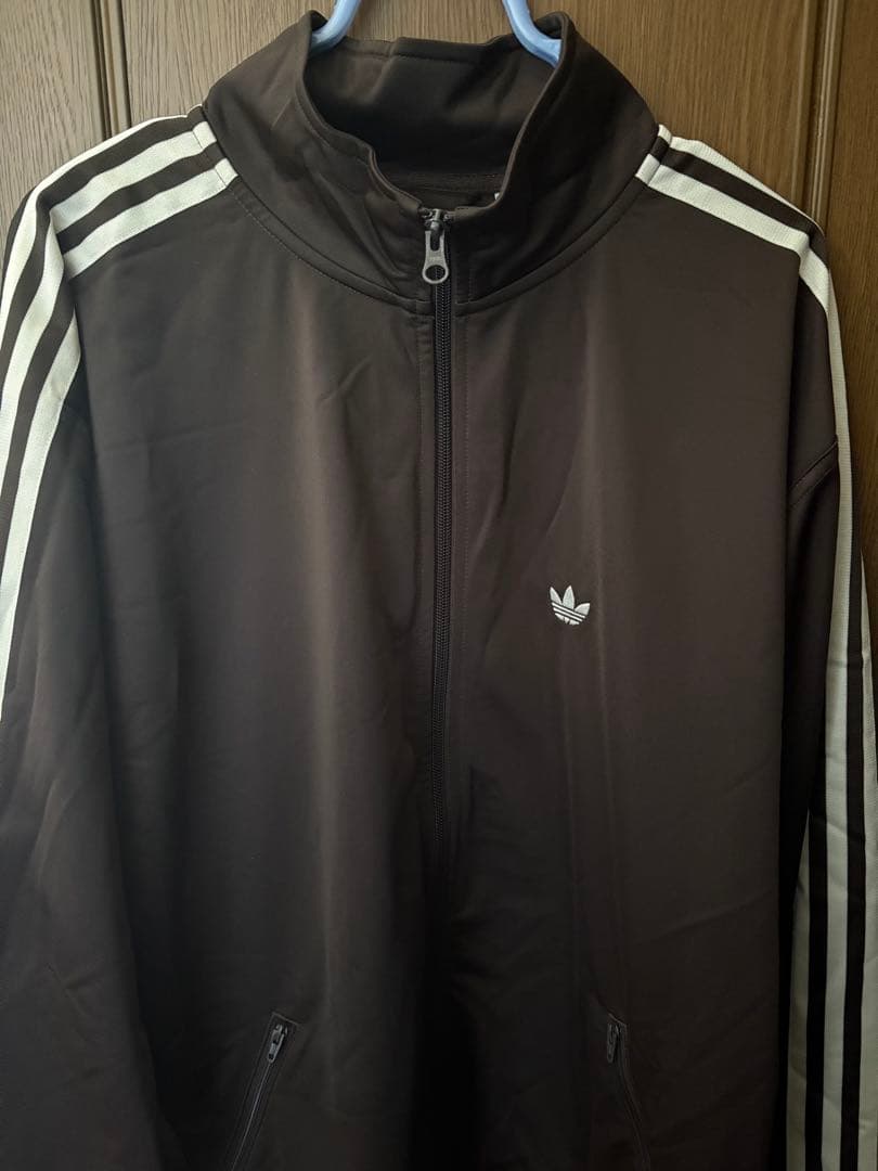 adidas トラックジャケット　ジャージ　ブラウン