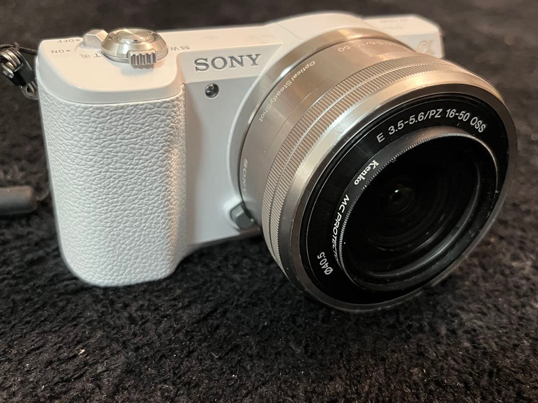 SONYソニーa5100 ILCE-5100USB充電可能ホワイトミラーレス一眼