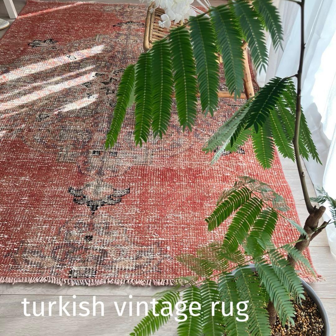 シャビーレッドコーラル116×174ブラック　メダリオン　トルコヴィンテージラグ