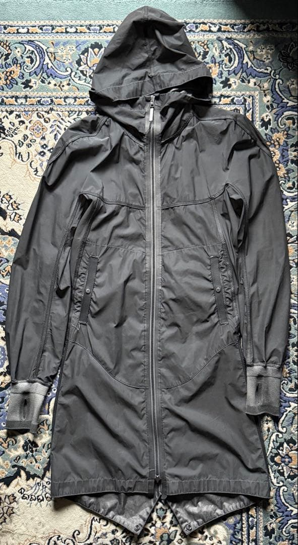 ISAAC SELLAM/リフレクティブ コールドダイ リバーシブルコート