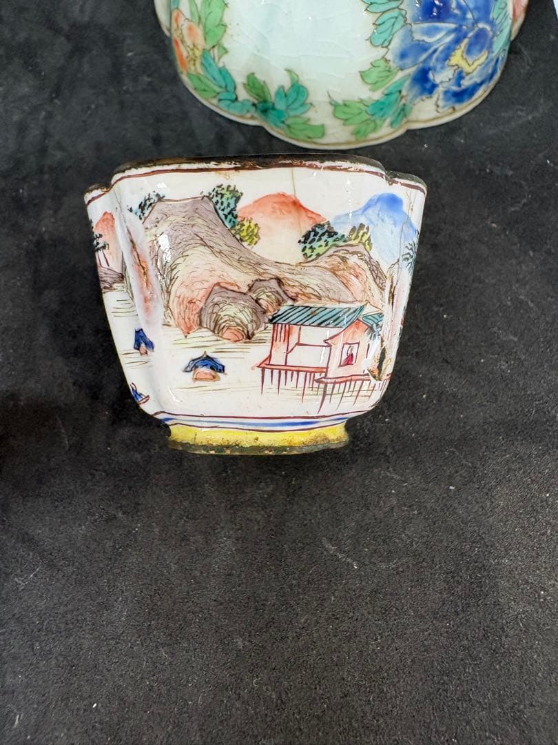 清時代唐時代徳化窯博古圖紋様 磁器大花瓶 伝世品焼物 粉彩