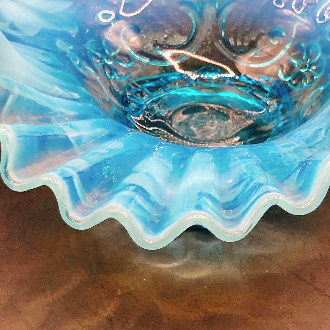 美品 ボーモント・フェントン社 ブルーオパルセント ウランガラス フリル ボウル