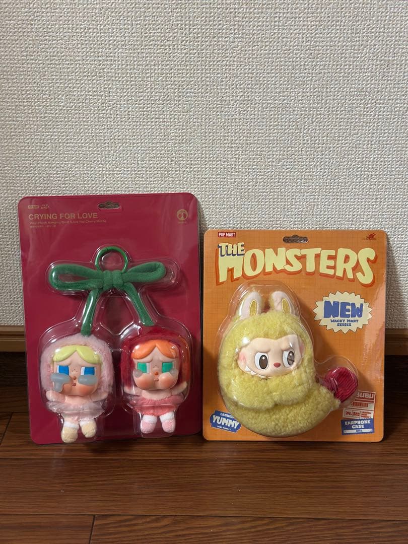 ポップマート ラブブ えび CRYBABY CHERRY めいぐるみペンダント
