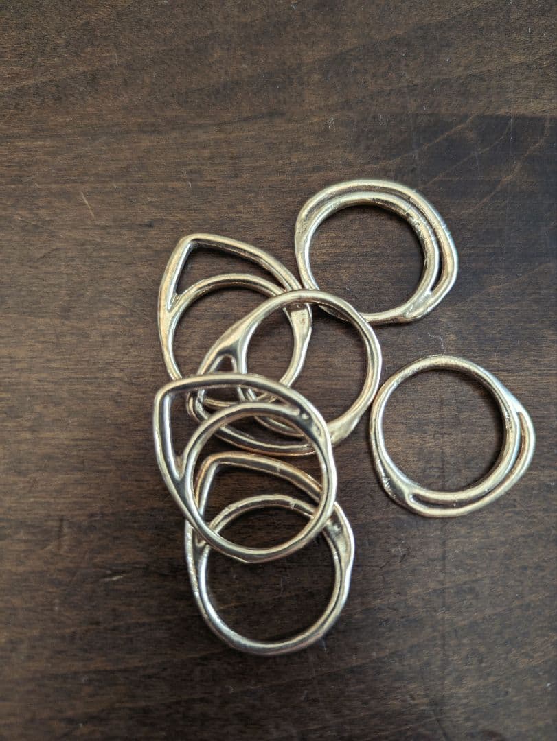 IOSSELLIANIイオッセリアーニ 6連リング