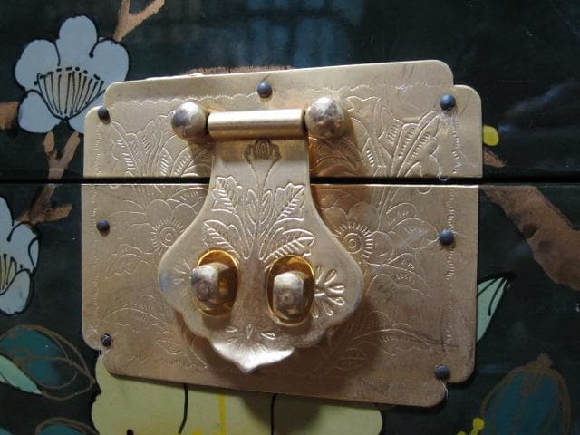 漆塗 中国美術 真鍮金具 花文様図 保管箱/宝石箱/ジュエリーケース/小物入れ