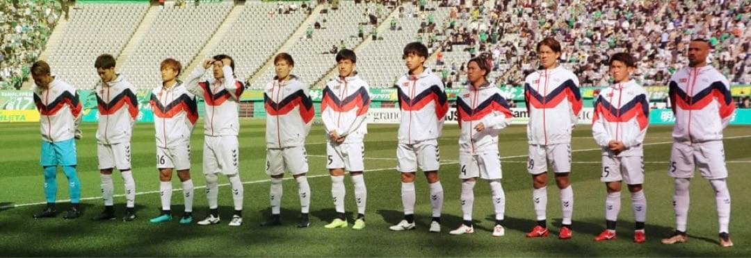 【新品タグ付き】ヒュンルン　ジャージ　ライトウインドトップ