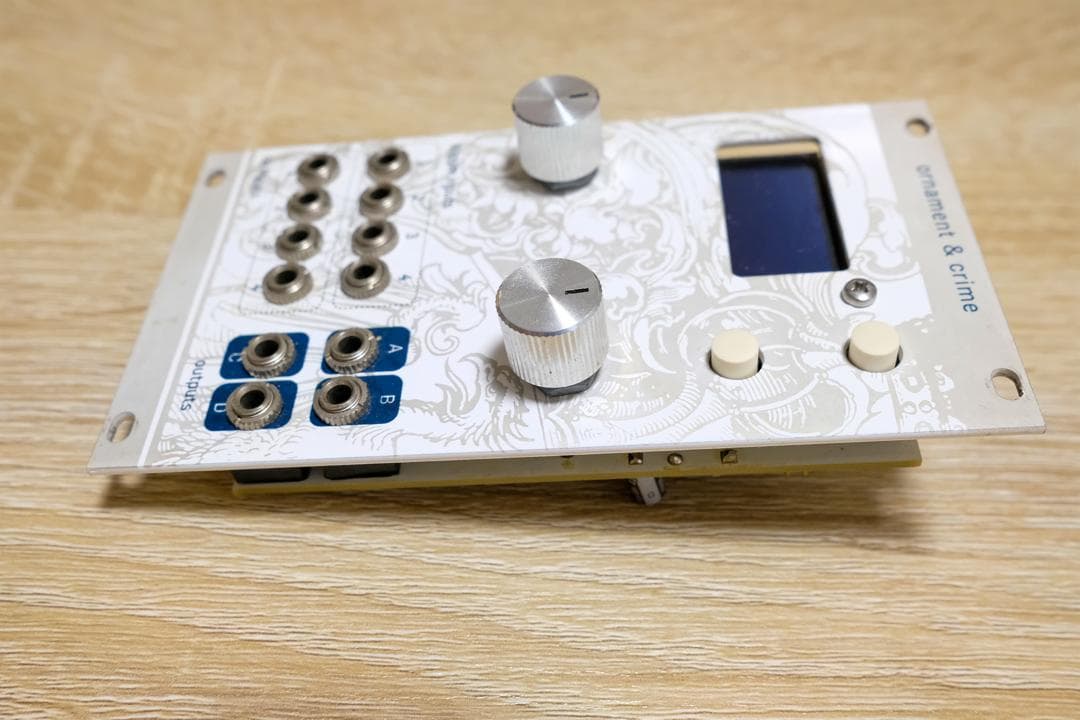 ornament & crime モジュラーシンセ