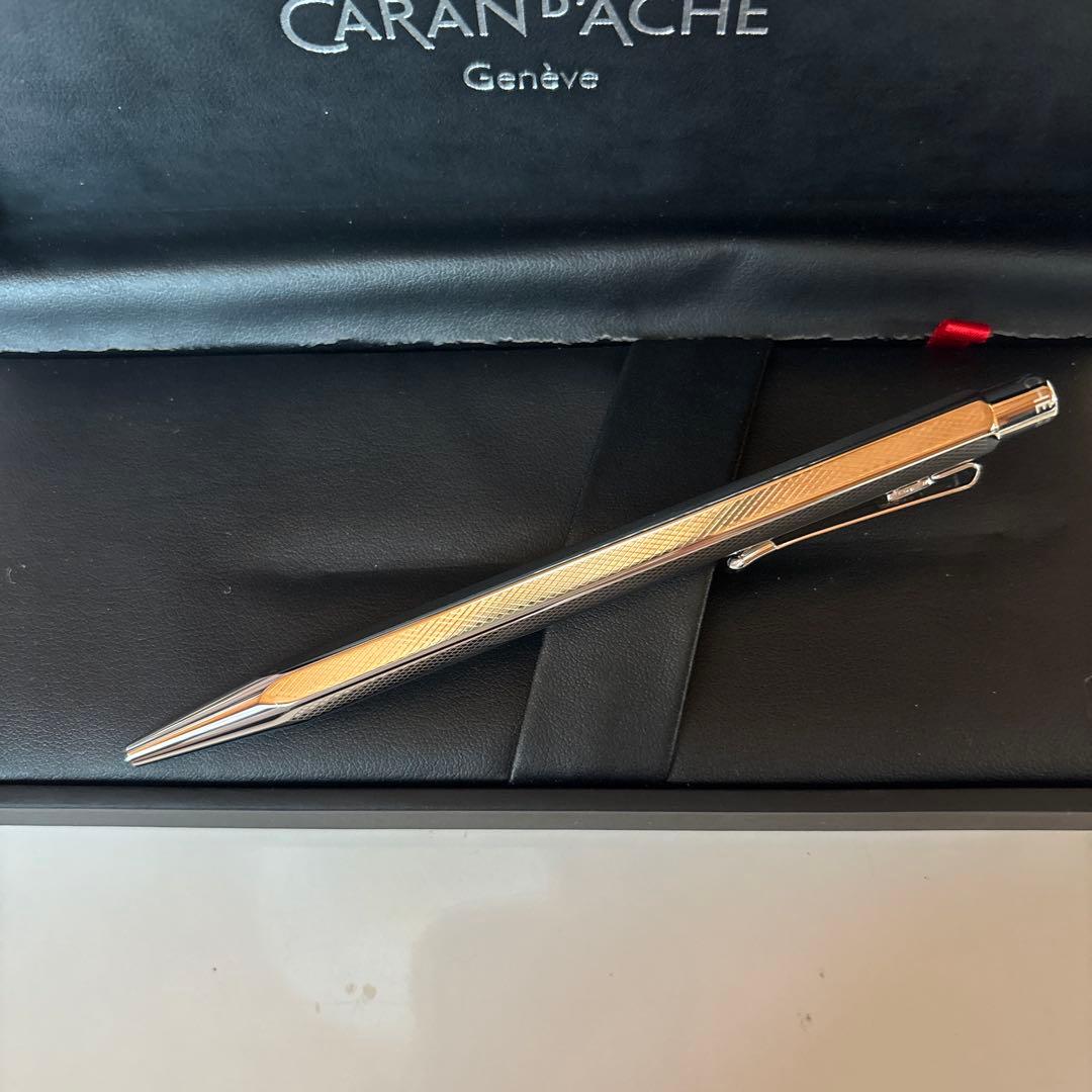 ☆未使用☆CARAN d'ACHE ボールペン シルバー