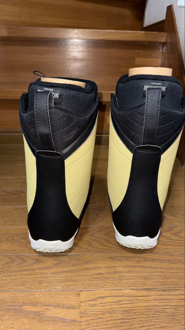 アンセム スノーボードブーツ 黒/黄