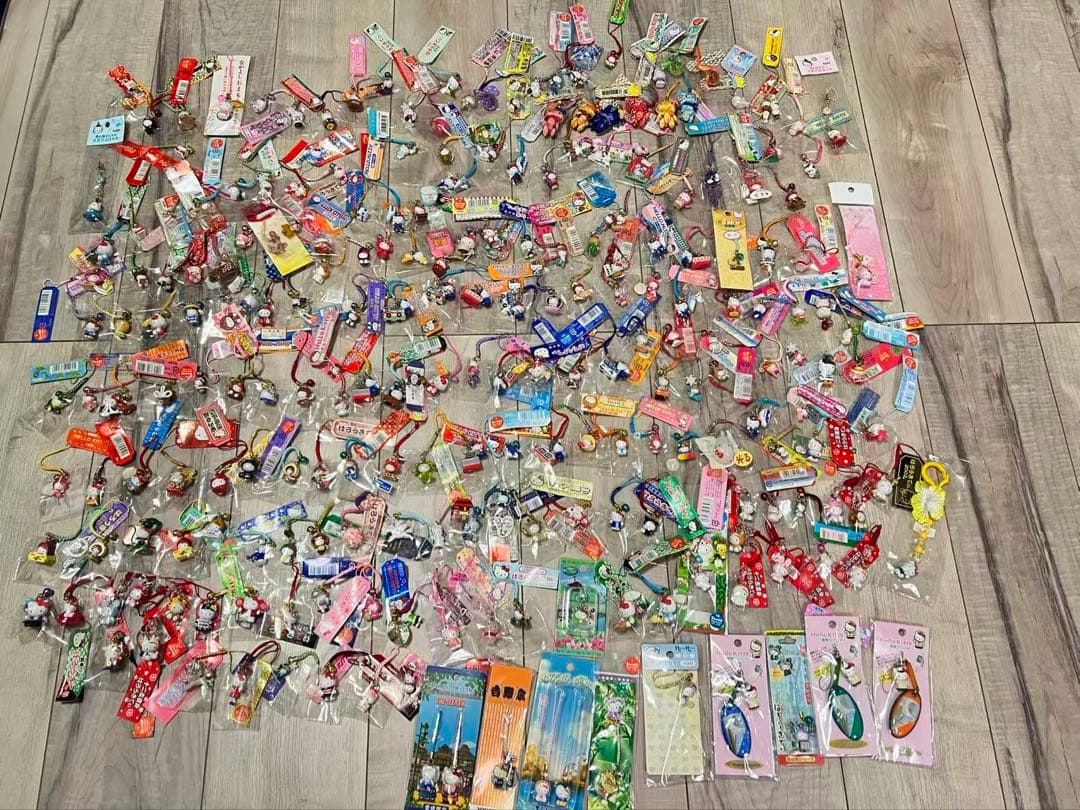 ヒ*マ様 ご当地ハローキティストラップまとめ売 225点