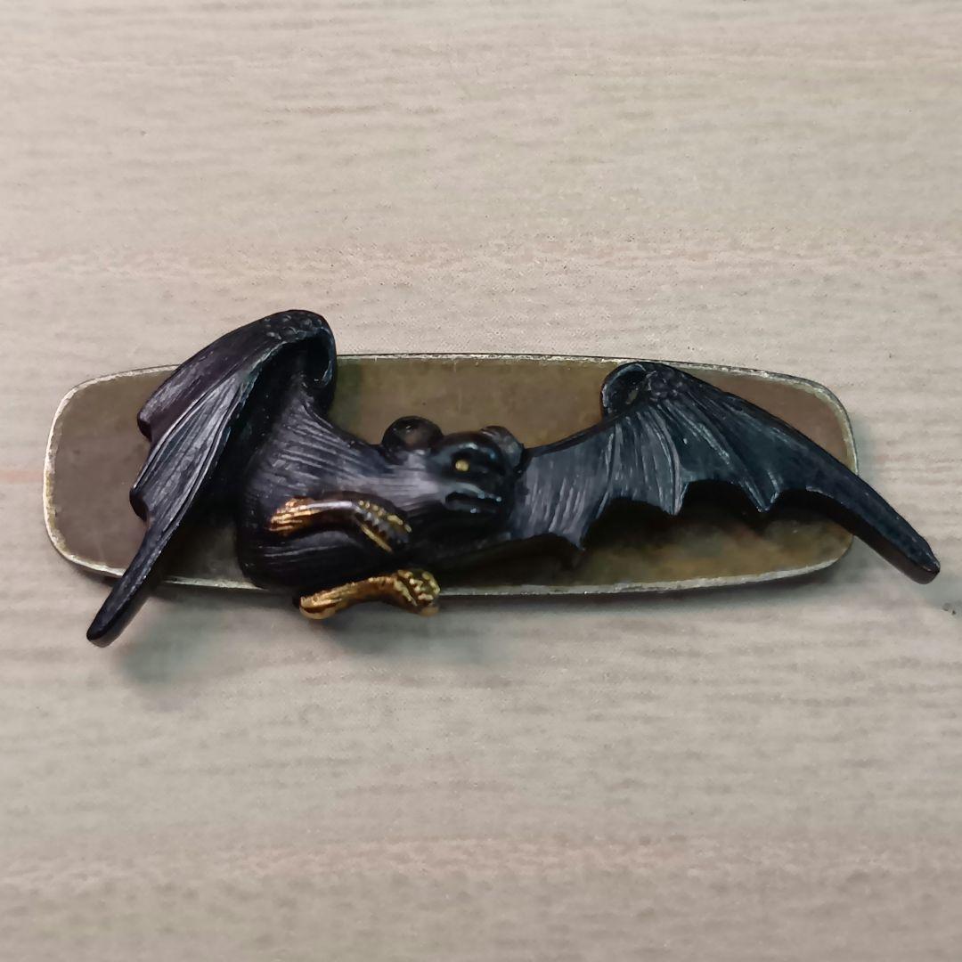 煙草入れ／蝙蝠前金具／すすき野と三日月