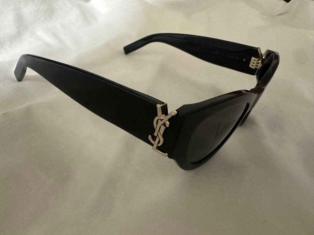 ロゼ着用　サンローラン　SL M94