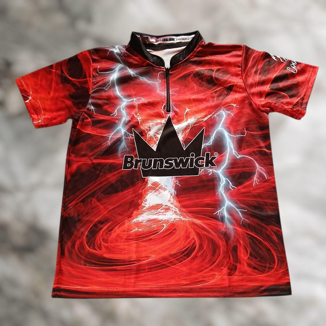 ✨日本未発売✨ブランズウィック　サイズM　 レッド　竜巻　USA製　ボウリング