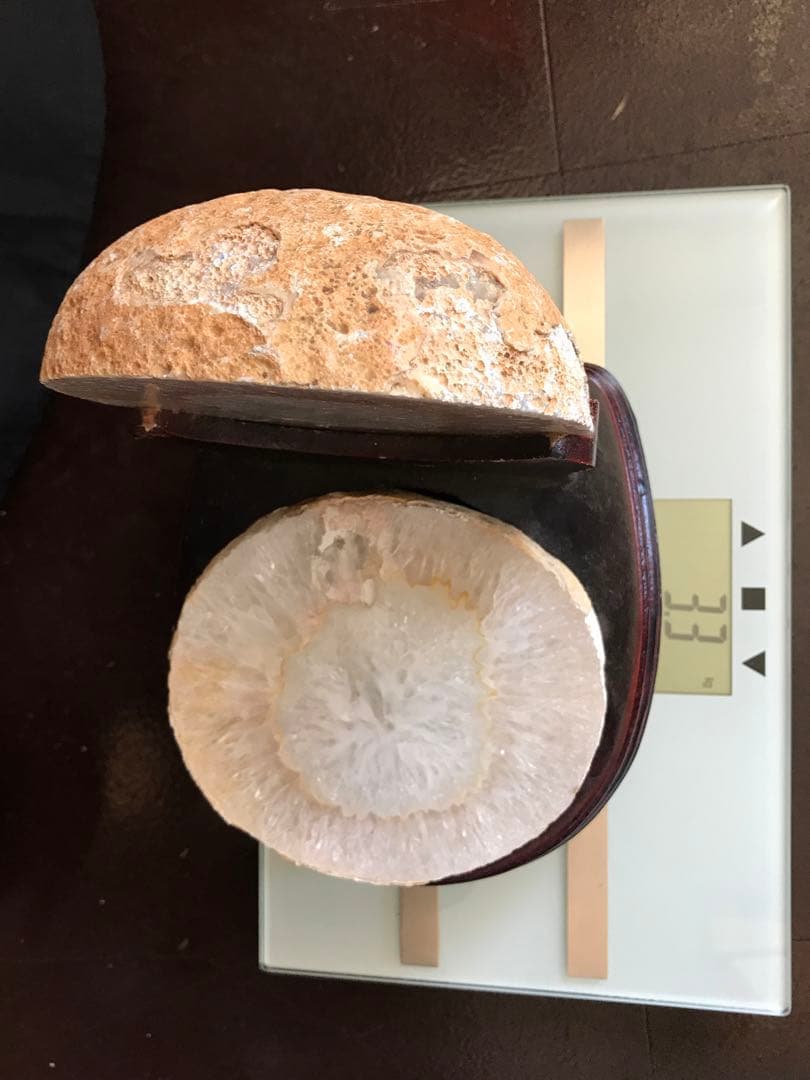 ◉約3.3kg【ブラジル産/水晶/台付き磨き原石】[8-14