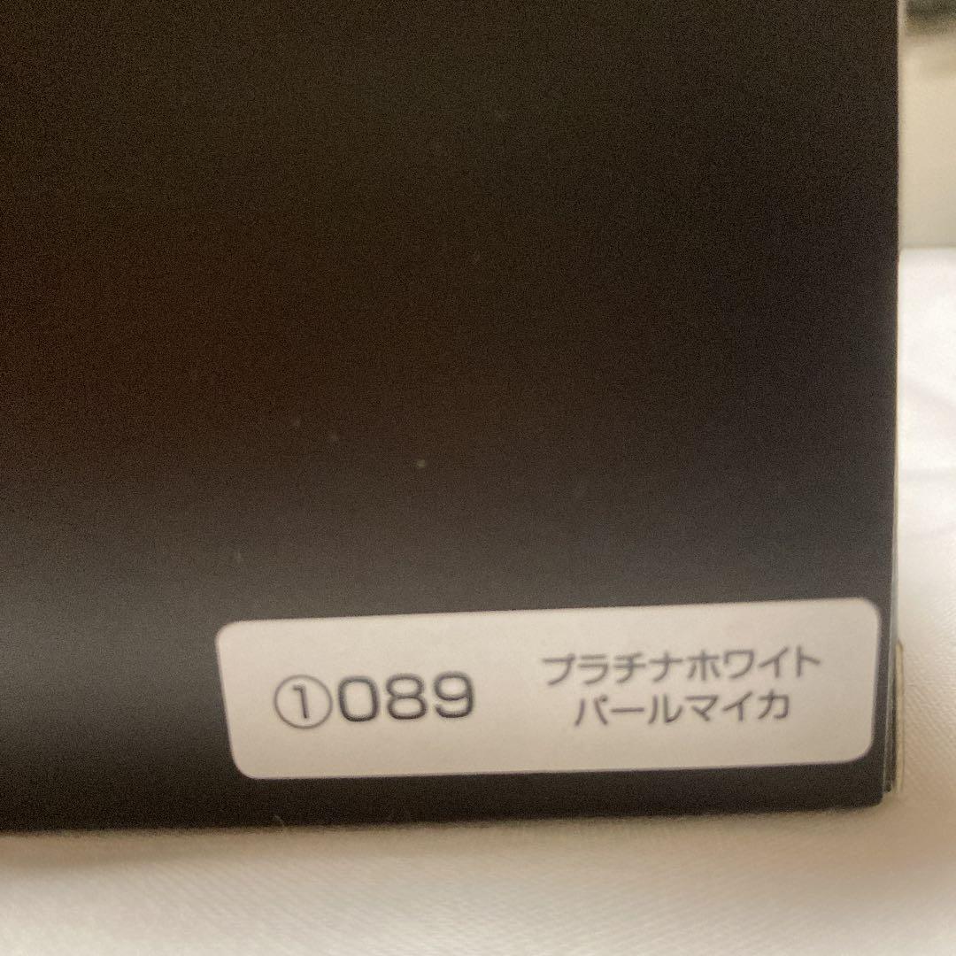 色見本　トヨタ ミニカー　カラーサンプル　bz4x 希少　プラチナホワイト