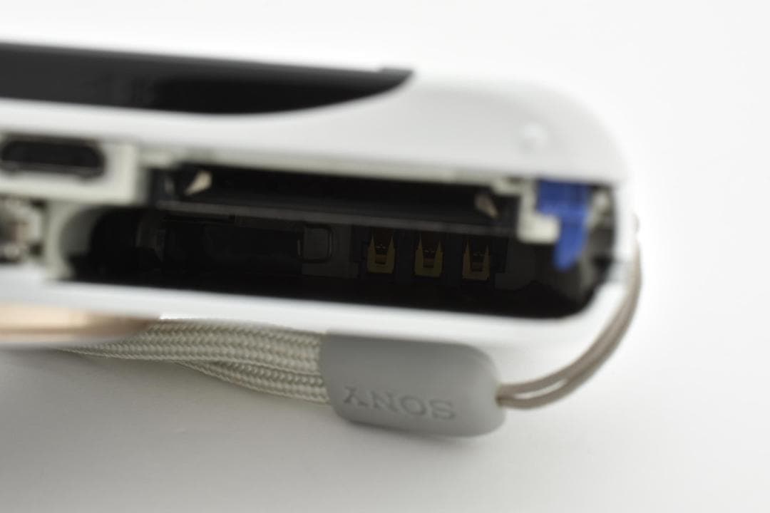 良品)Sony CyberShot　DSC-WX100ホワイト　デジカメ#695