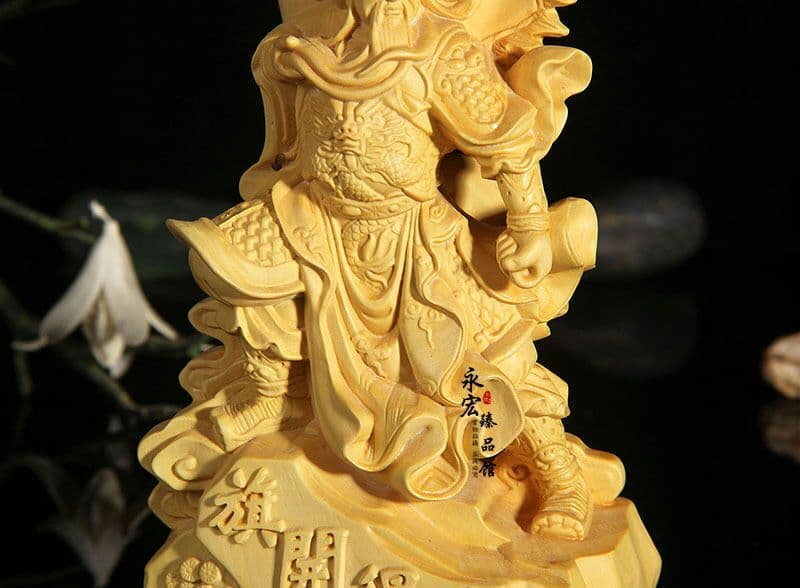 黄楊の木の旗は振り子の黄楊の木の彫刻に勝っています 関二爺関公の家には木の彫