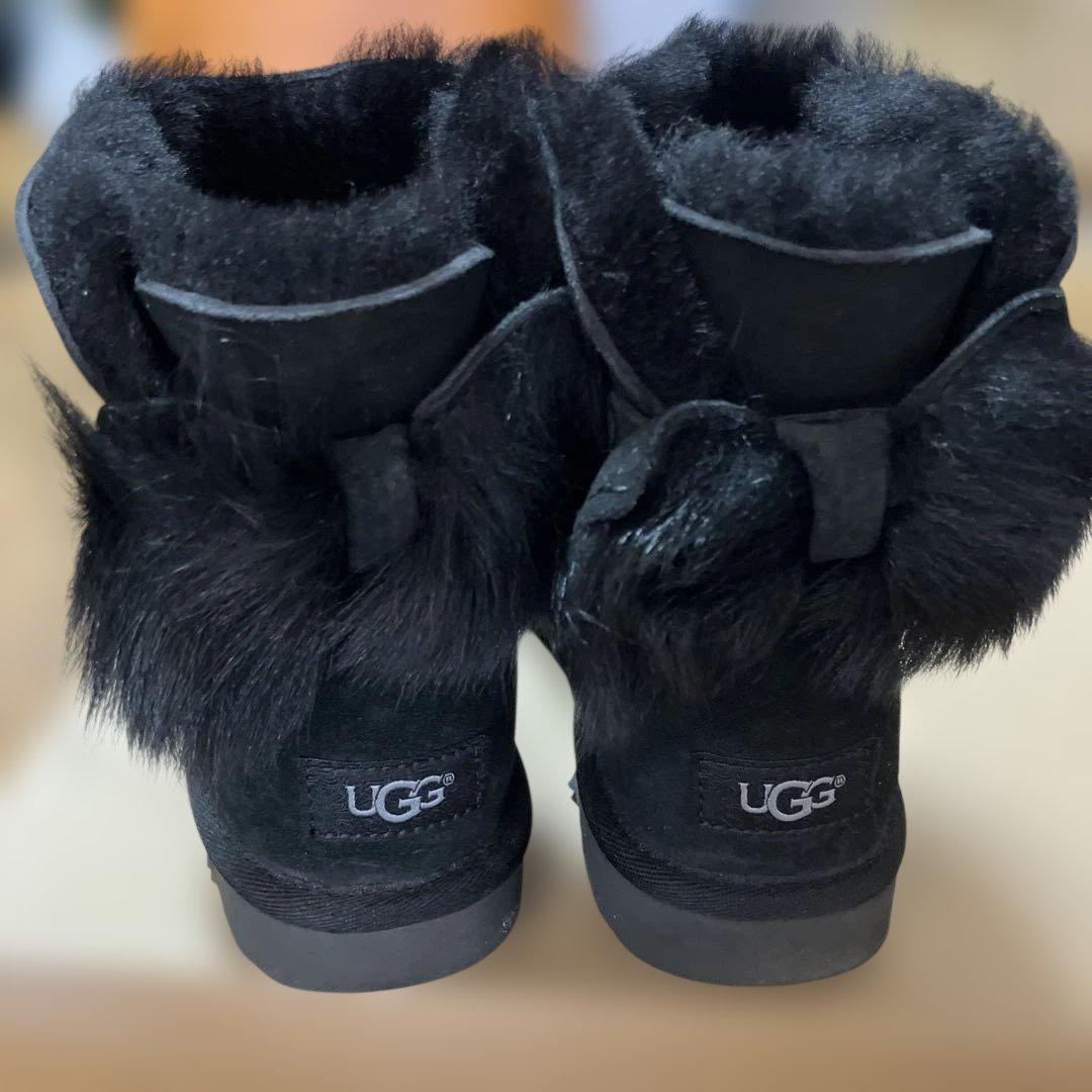 UGG ブラック ムートンブーツ ファー付き
