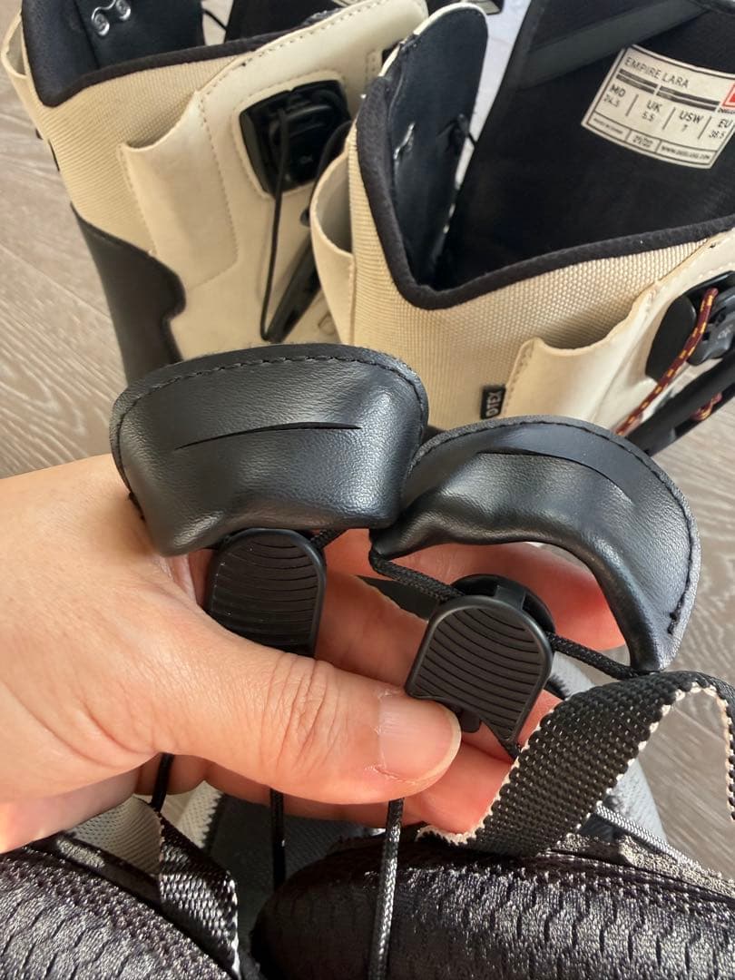 ディーラックス Empire Lara 女性用スノーボードブーツ 24.5