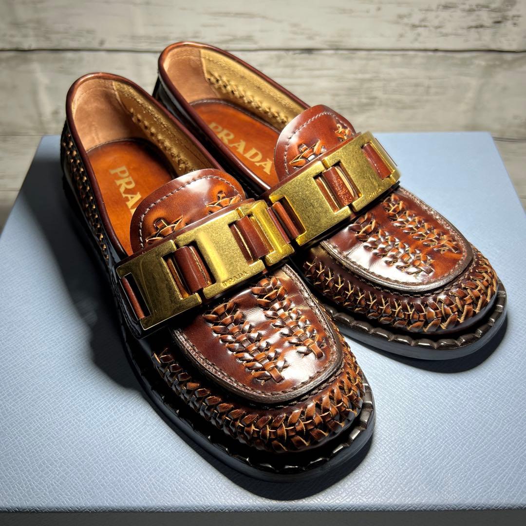 希少美品✨PRADA プラダ ブラッシュドレザーローファー34革靴フラット金具