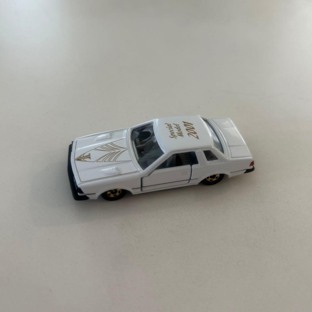 102.トミカ　特別仕様　2001 日産シルビア 2000 ZSE-X