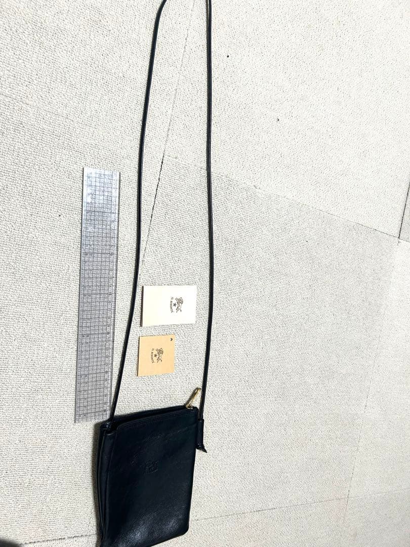 IL BISONTE イルビゾンテ スマホショルダー　ミニ　ポーチ　バッグ