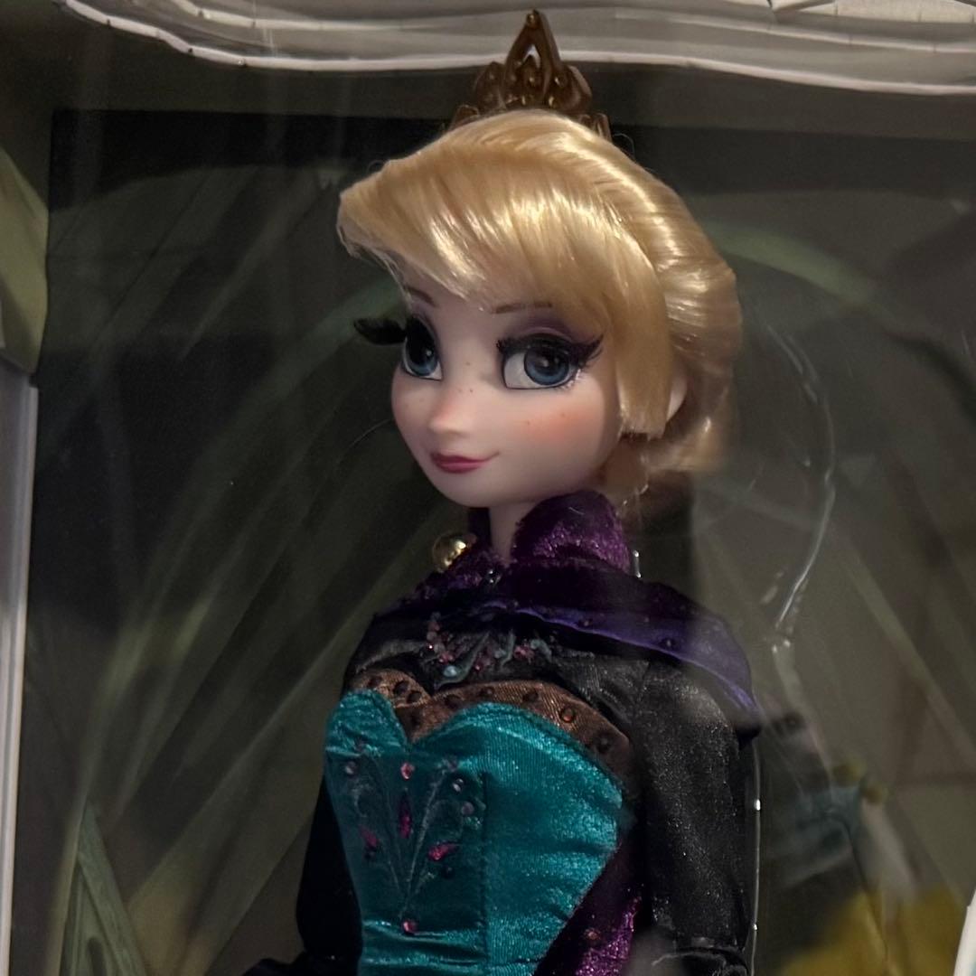 ディズニーストア アナと雪の女王 リミテッドドール アナ＆エルサ4体 日本未発売