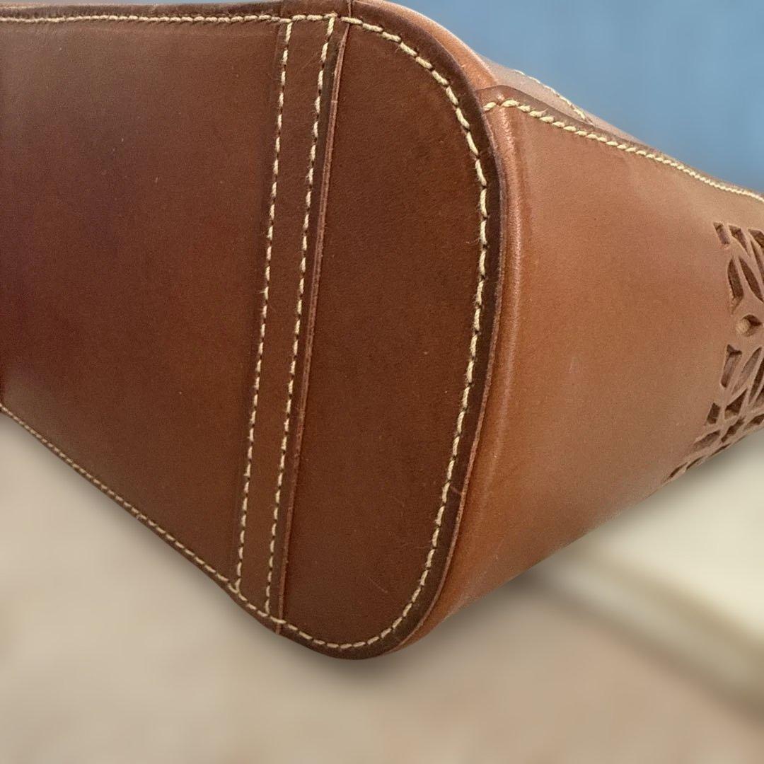 【未使用に近い】genten カットワークハンドバッグ