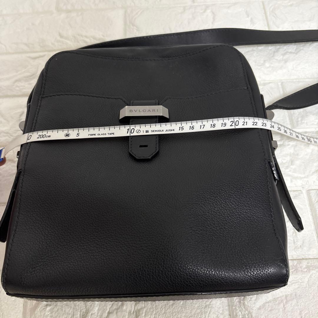 ▪️BVLGARI レザー　ショルダーバッグ　ブルガリバックル　BVCKLE 黒