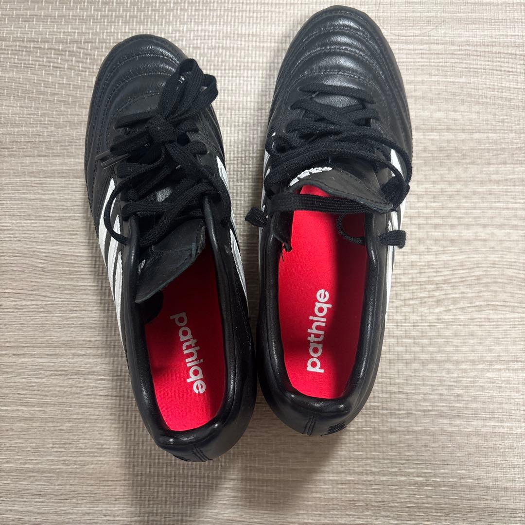 パルティーク サッカーシューズ ブラック/ホワイト