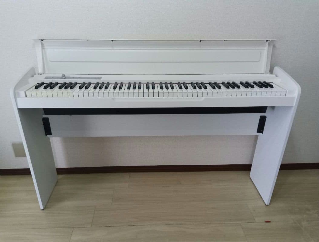 KORG　LP-180ホワイト（引き取り限定品）