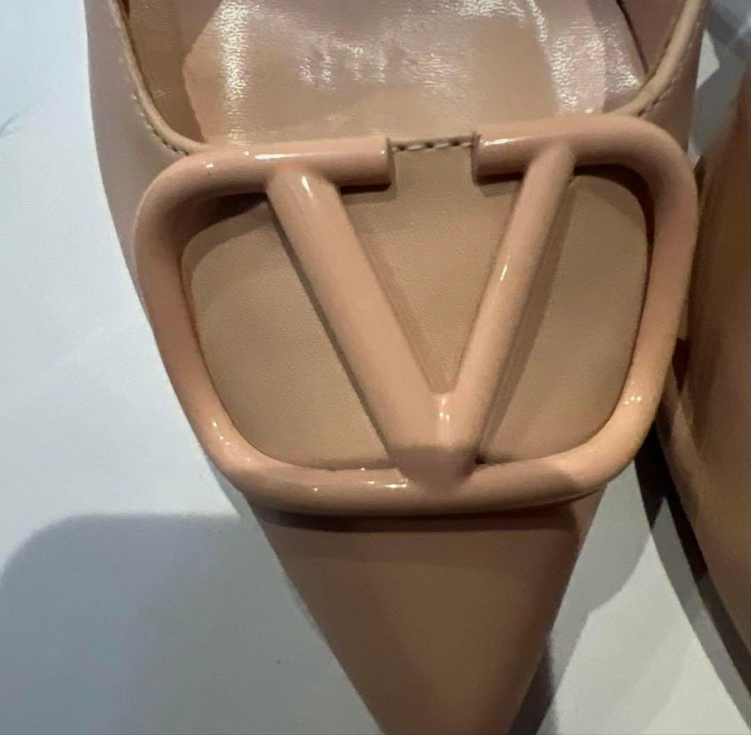 k*5様 ヴァレンティノ　パンプス　ヒール　Vロゴ　ベージュ　ピンク　25.0