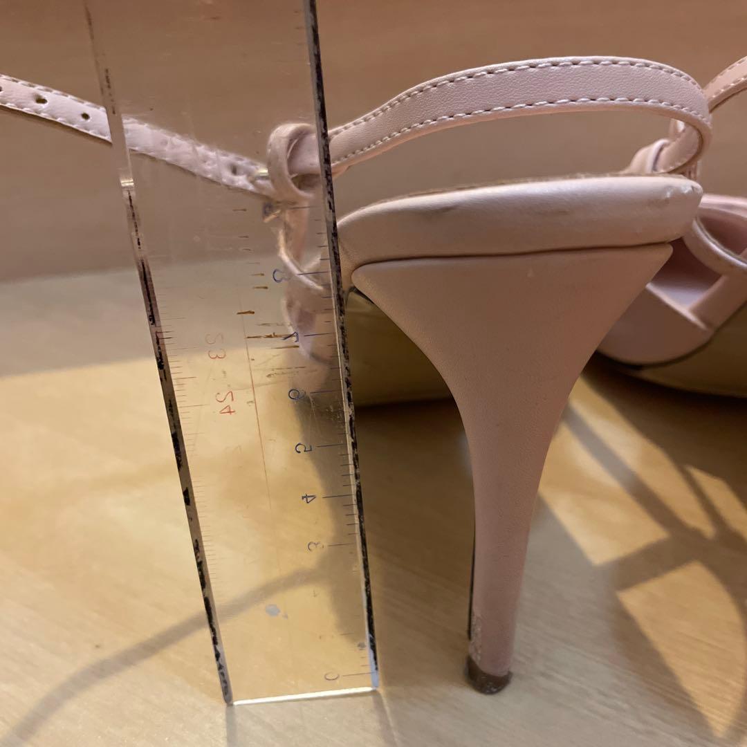 k*5様 ヴァレンティノ　パンプス　ヒール　Vロゴ　ベージュ　ピンク　25.0