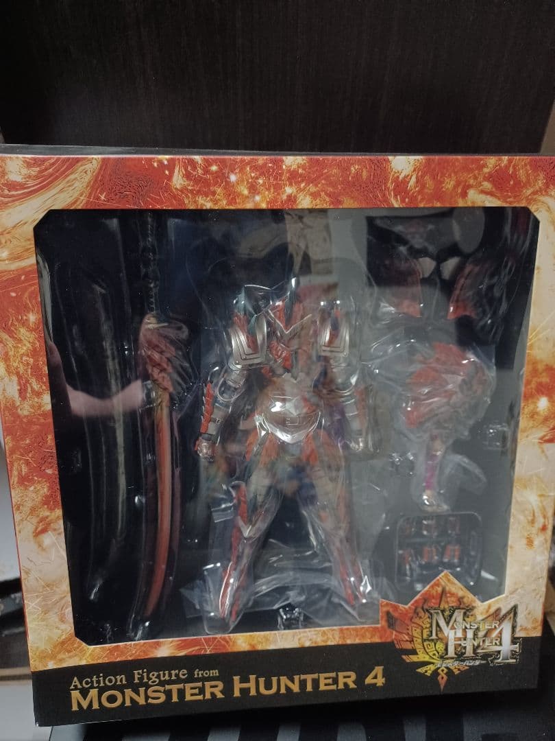 レウス装備ハンター (剣士) モンスターハンター4 フル可動アクションフィギュア