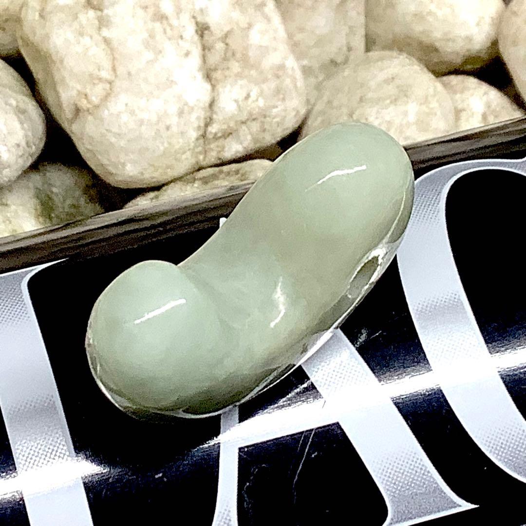 ⭕️摩訶不思議な運気上昇の縁起物‼️　糸魚川翡翠ジェダイト勾玉　鑑別書付　極上品‼️