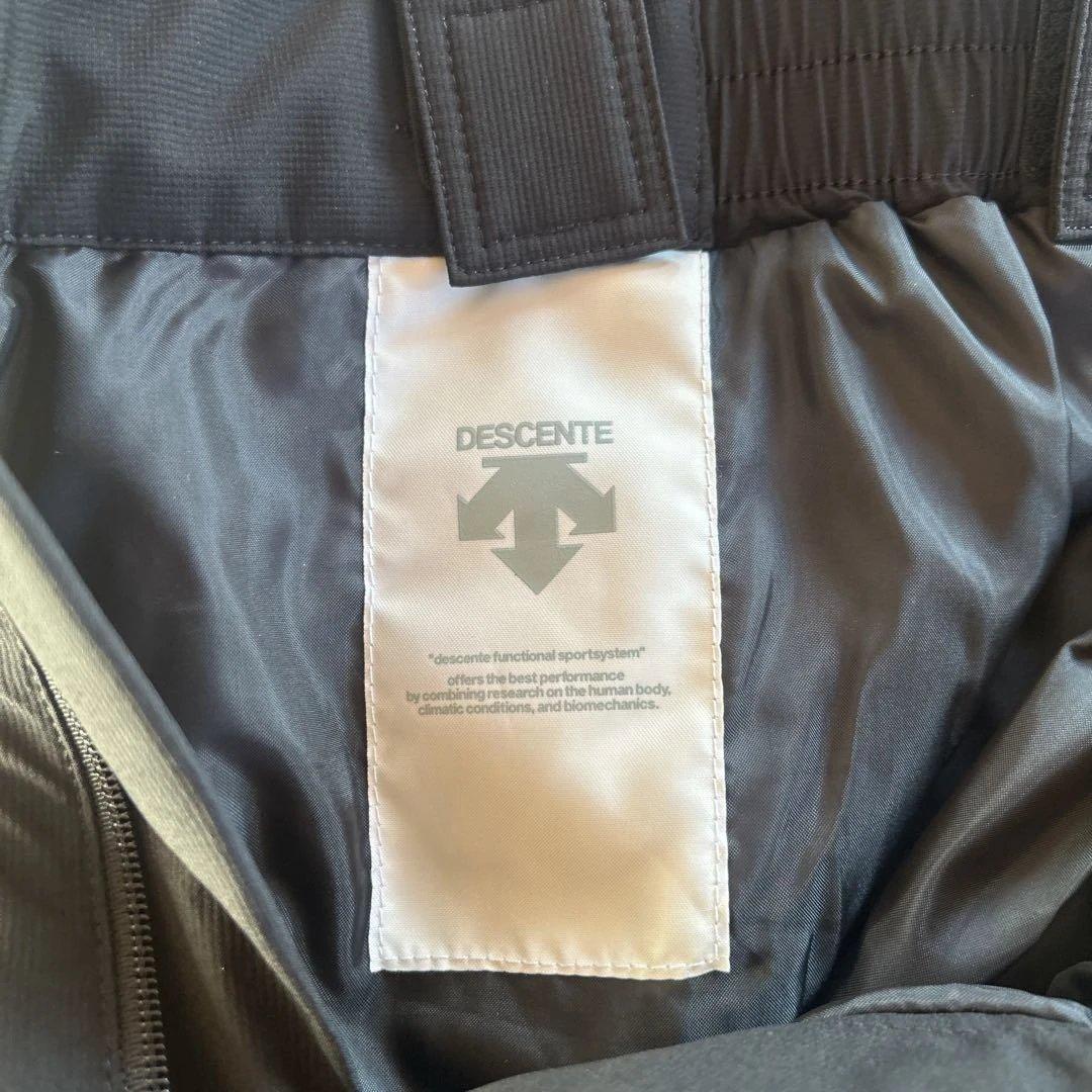 Descente ホワイト花柄スキーウェア（女性用）