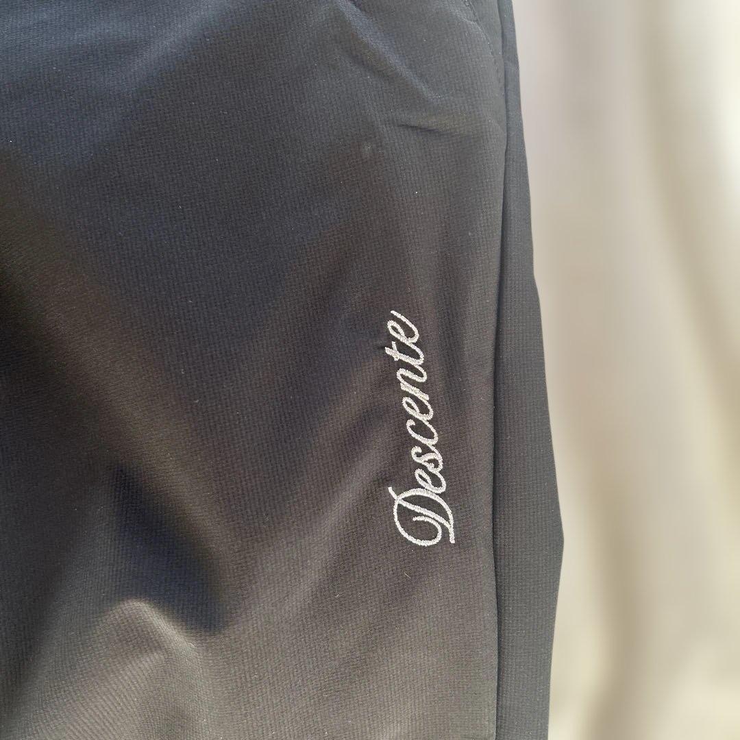 Descente ホワイト花柄スキーウェア（女性用）