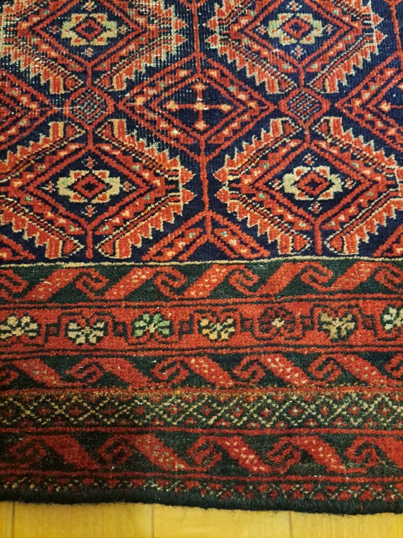 手織りトライバルラグ　ヴィンテージラグ　イラン　ウール　ペルシャ絨毯　バルーチ