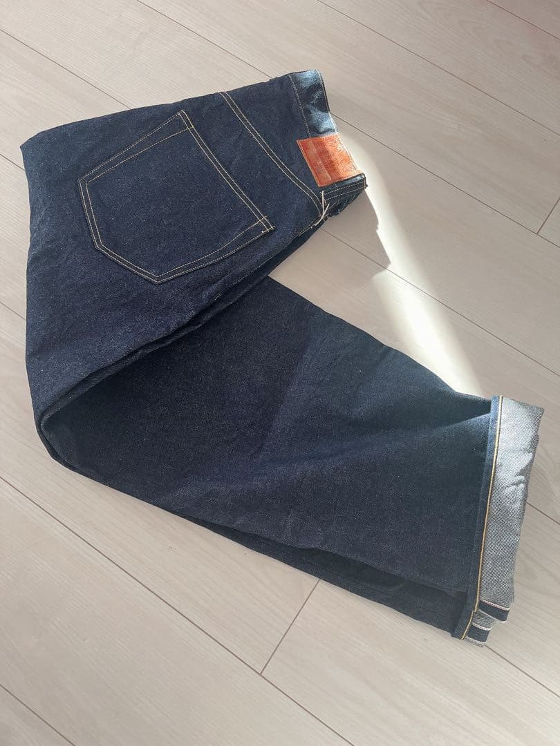 gold ワイドデニム