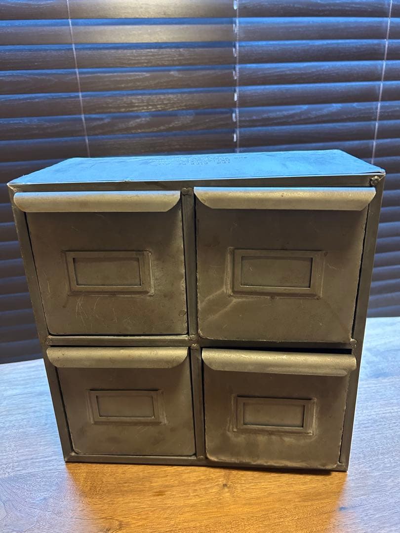 ヴィンテージアイアン　小物入れ　キャビネット　小引出し　インダストリアル
