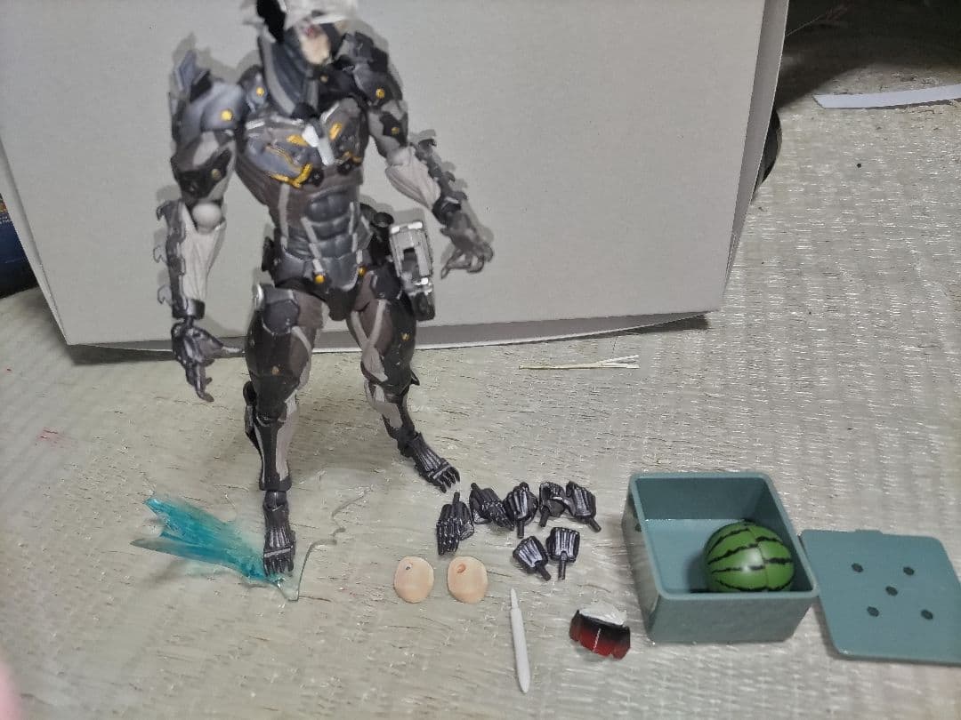 リボルテック　雷電　メタルギアライジング