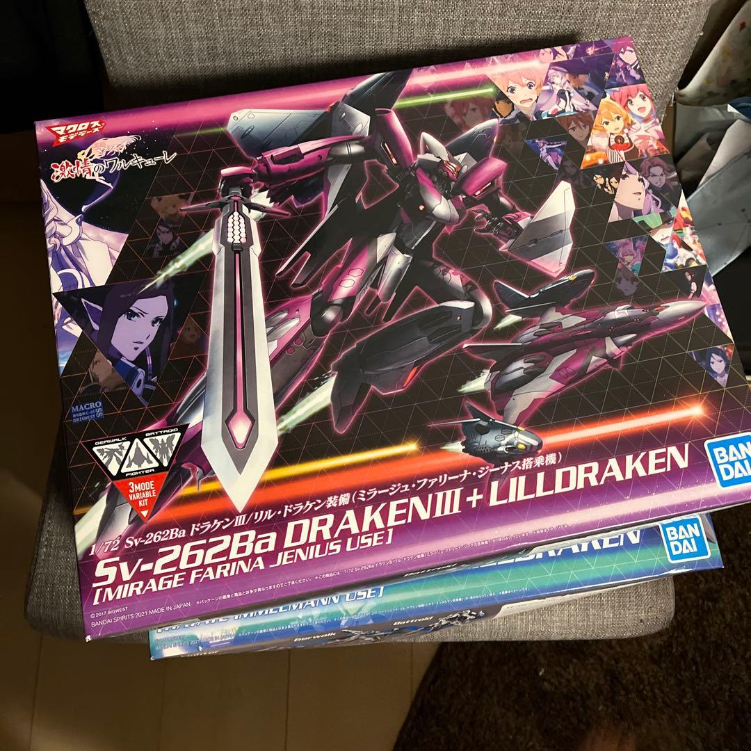 マクロスΔ 激情のワルキューレ　1/72 プラモデル　セット