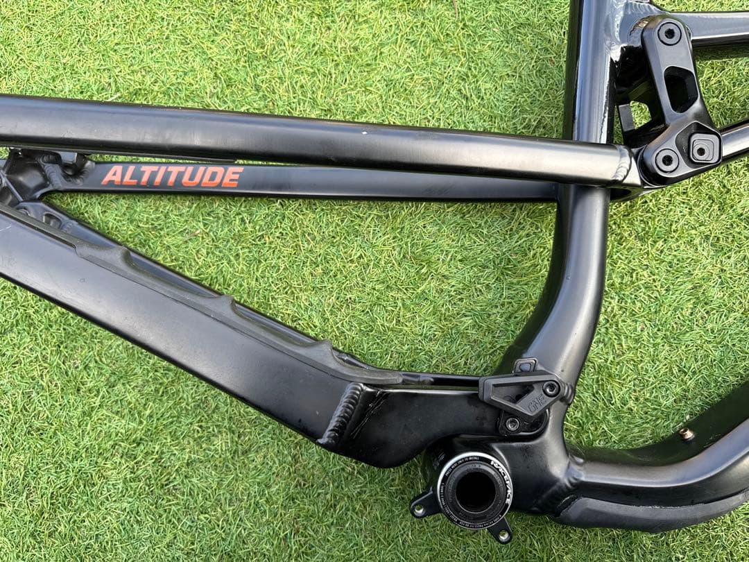 パーツ Rocky Mountain Altitude Alloy30 2021 L