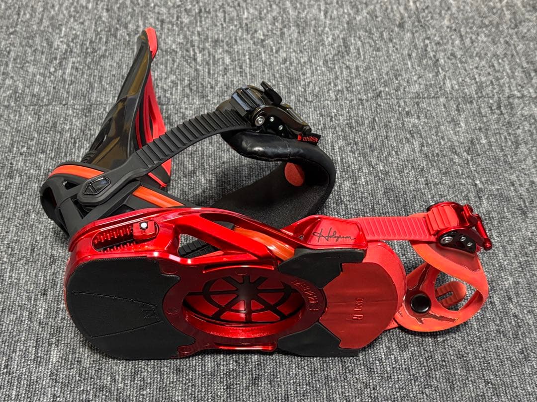 Salomon Hologramスノーボードビンディング M サイズ 新品未使用