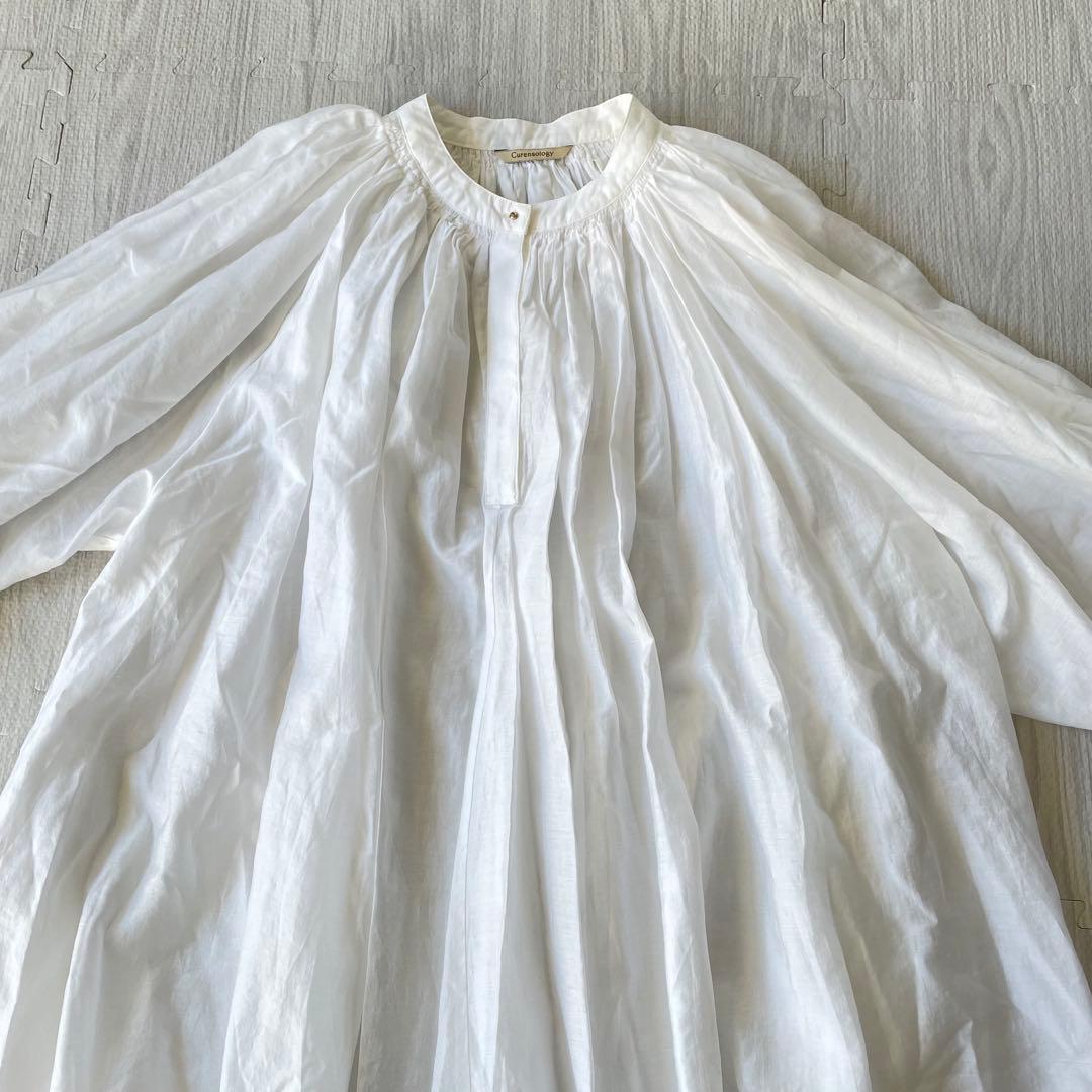 カレンソロジー　ギャザーボリュームブラウス　ボリュームスリーブ　白