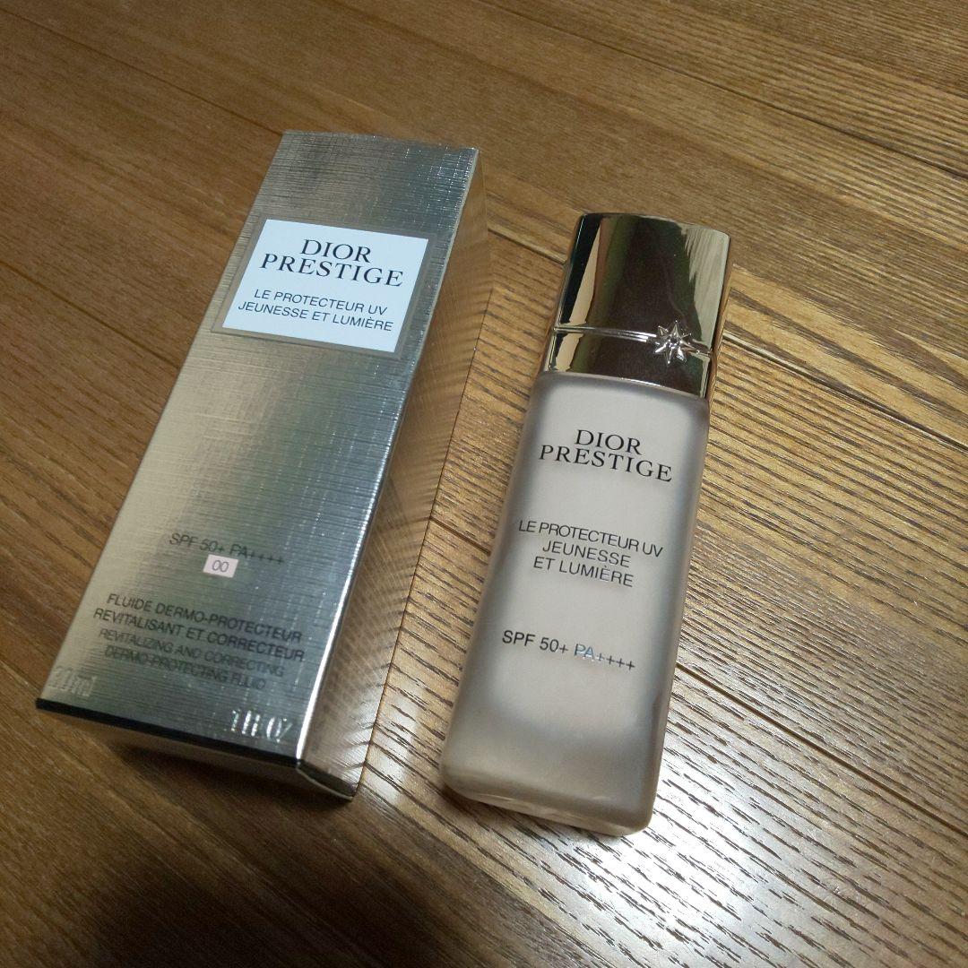 Dior プレステージホワイトルプロテクターUVルミエール BB 00