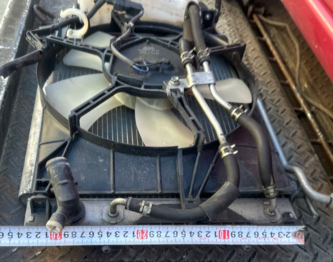 ダイハツ L375Sタント . ターボ ラジエター＆コンデンサ＆ファン