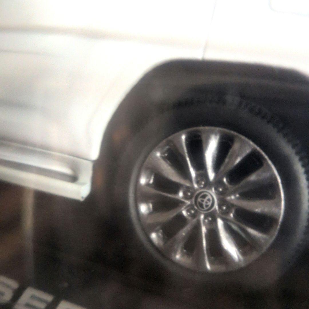 ランドクルーザー300 ミニカー1/30 外装フィルム付き完全未開封