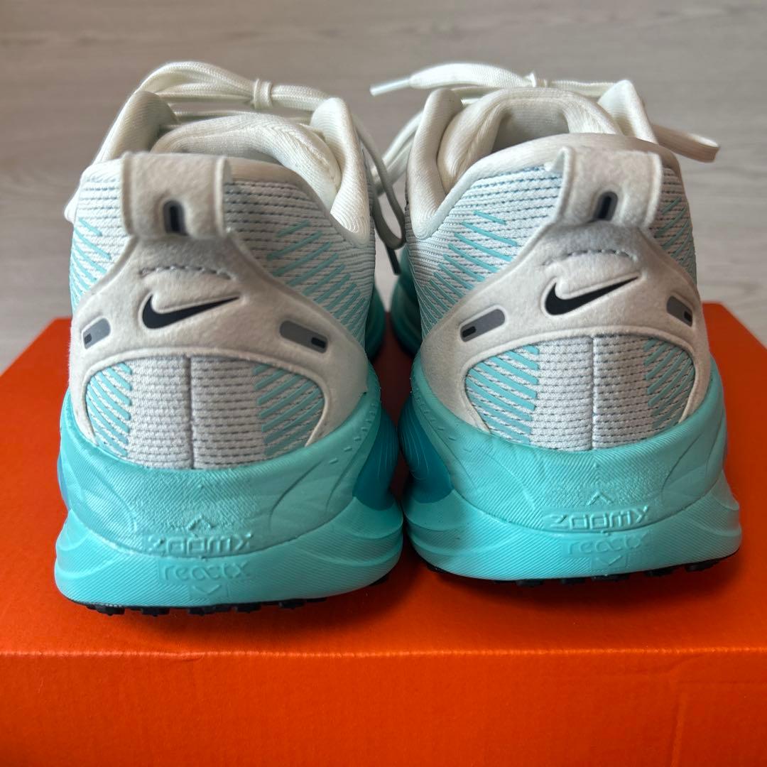 ナイキ ボメロ18 27.0cm