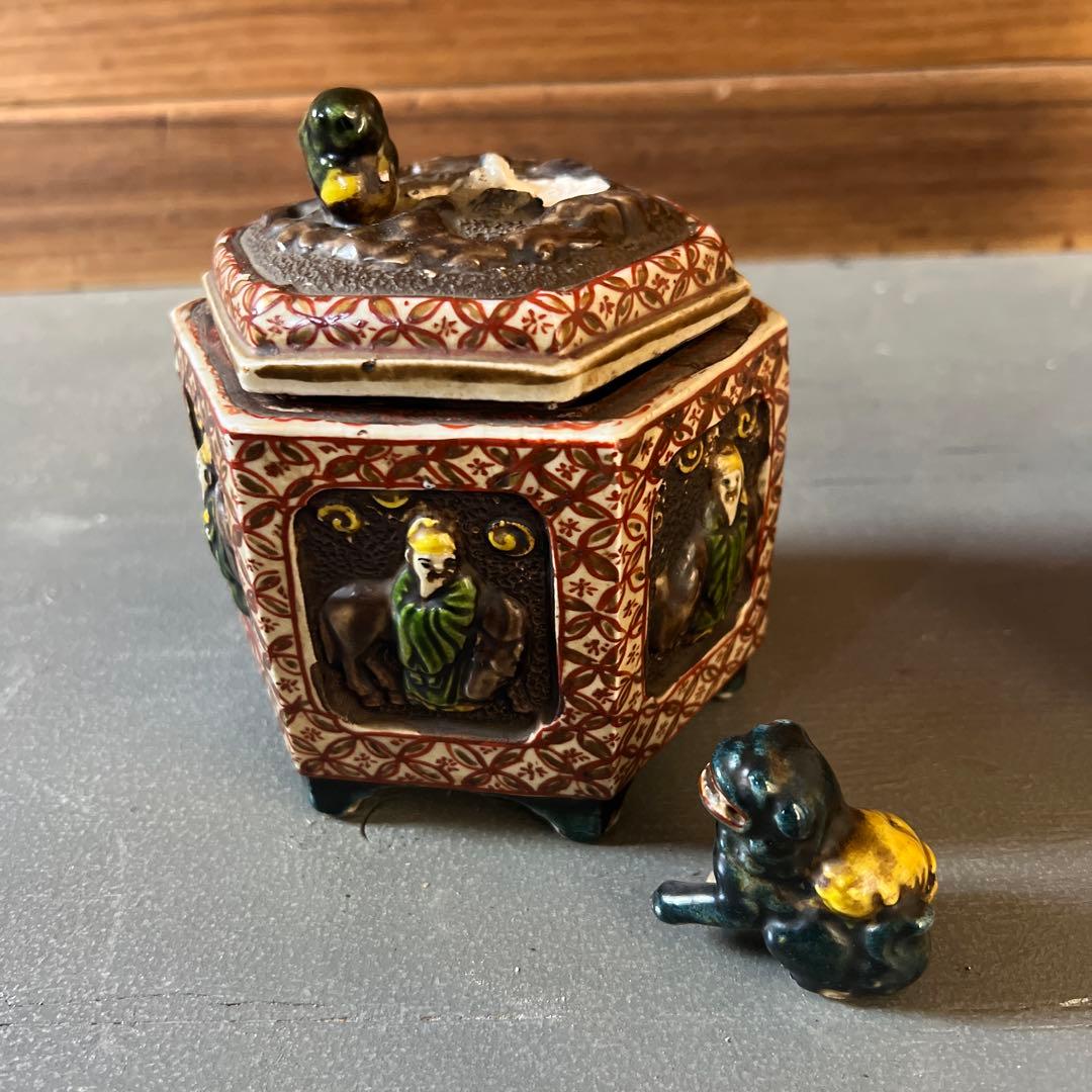 八角形の陶器製香炉